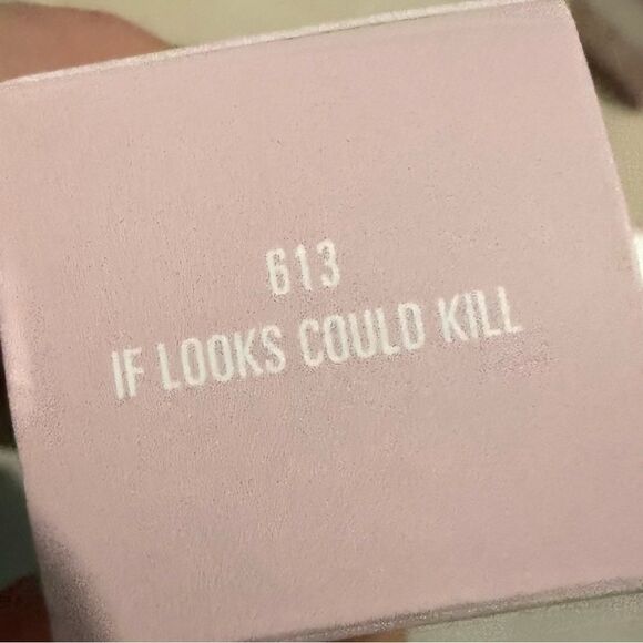 KYLIE JENNER CRÈME LIPSTICK “IF LOOKS COULD KILL” #613 - Picture 5 of 17